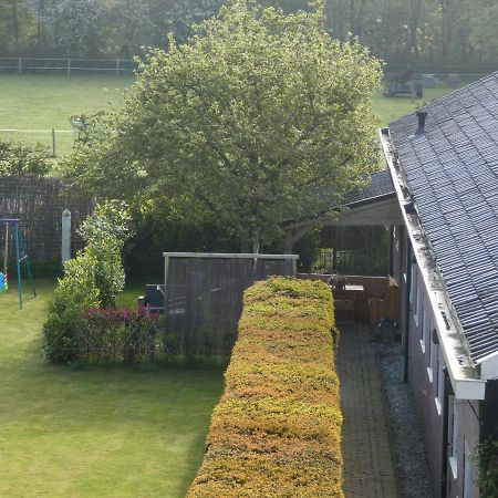 Familiehuis Achter De Duijnhoeve Zuidbakkum Exteriör bild